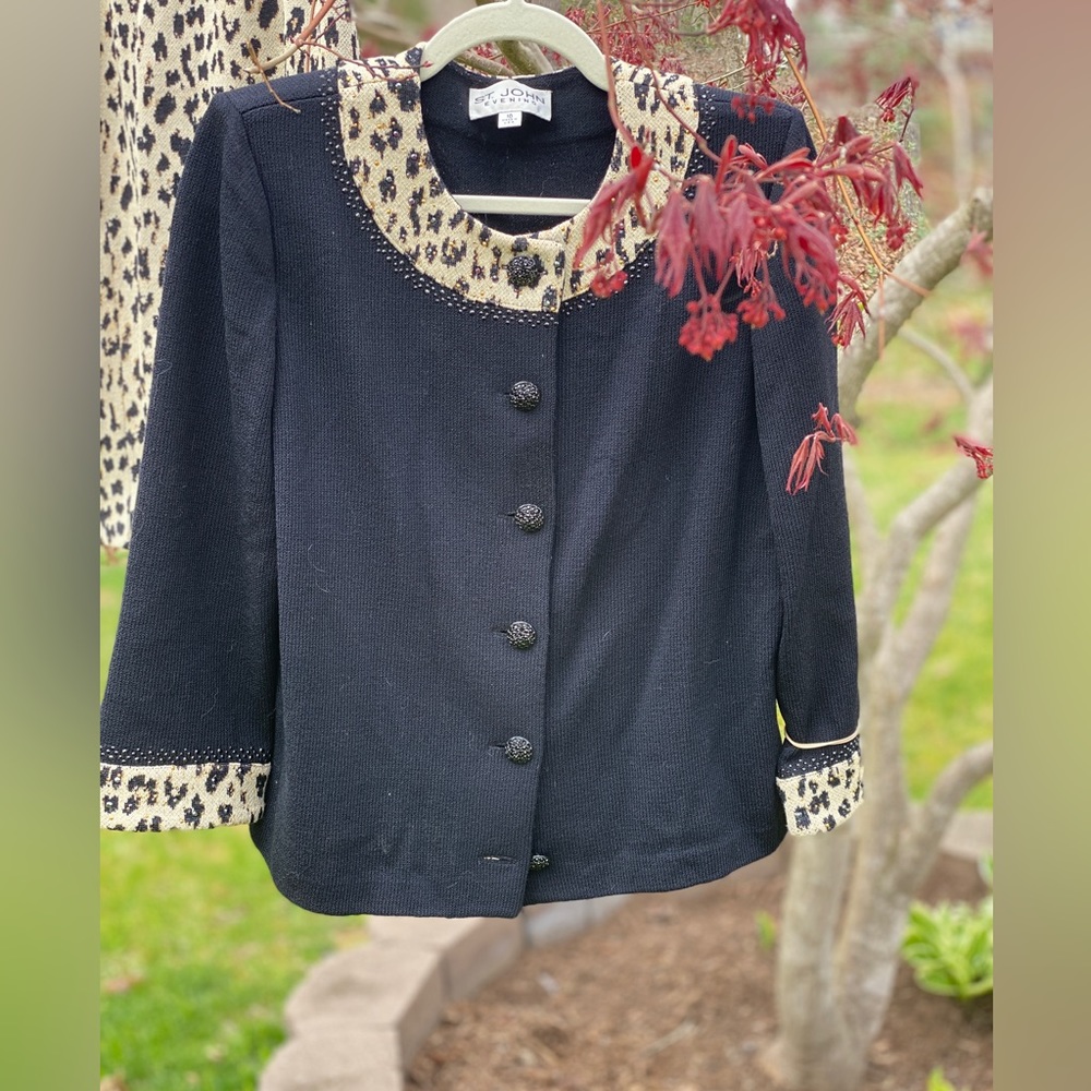 ST John three piece suit size 10